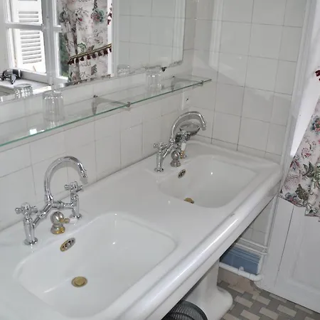 Bed & Breakfast Chambres D'hotes Le Manoir D'esneval 3*
